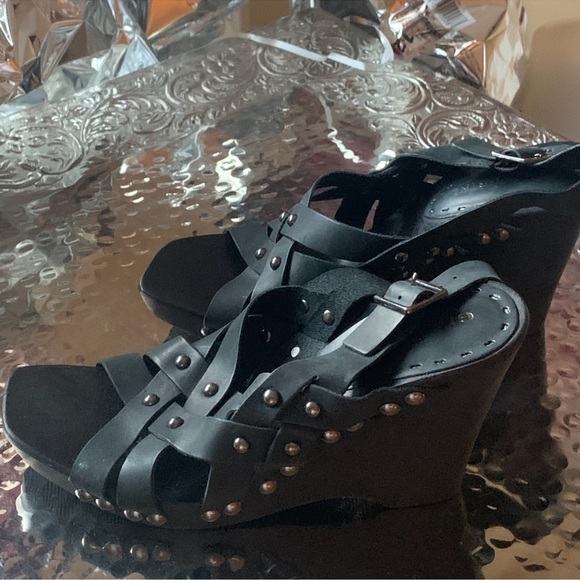 ITALIAN GIANNI BINI SIZE 7 1/2 MEDIUM WOMENS’ SANDALS IN BLACK - Picture 1 of 9